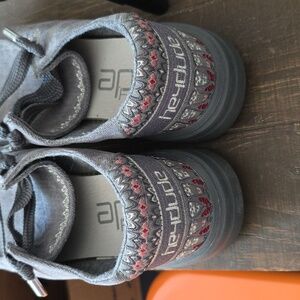 Womens Hey Dude Shoes Size 9. Only Worn Once.